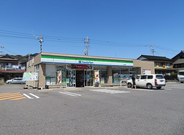 ファミリーマート大塚海岸店(580m)