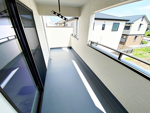 インナーバルコニーには屋根があるので天候に左右せずにバルコニーを使えます