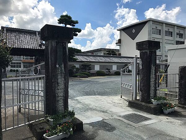 新城小学校（1140m）