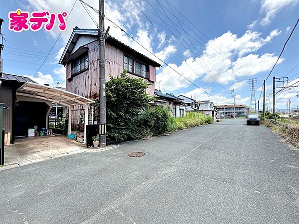 代田小学校・代田中学校が近く、お子様の通学も安心の住環境です。