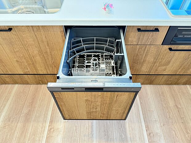 環境にも手にも優しい食器洗浄乾燥機付きが嬉しいですね！ 