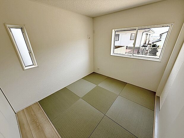 【洋風和室5.2帖】 和モダンのお洒落な空間。普段はお子様の遊びスペースやくつろぎスペースにも使えます!