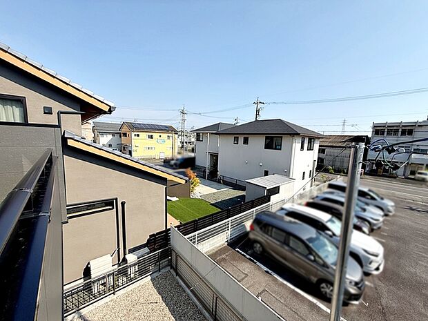 閑静な街並みの眺めは、心も体も落ち着きますね。  