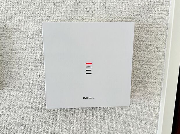 タブレットやスマホで、家中どこにいても応答可能。自動音声もあるので忙しい時に便利です。