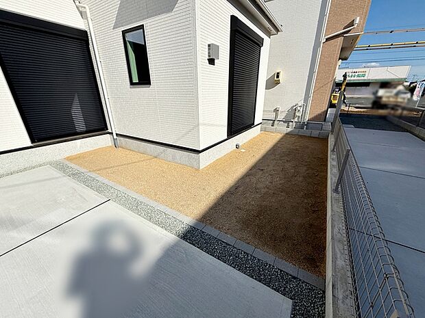 ハーブやお花を植えてガーデニングしたり、楽しみ方は自由自在！ 