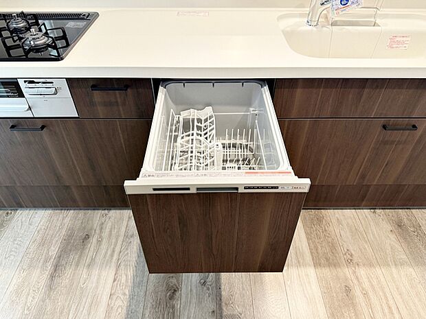 【食器洗浄乾燥機】 環境にも手にも優しい食器洗浄乾燥機付きが嬉しいですね!