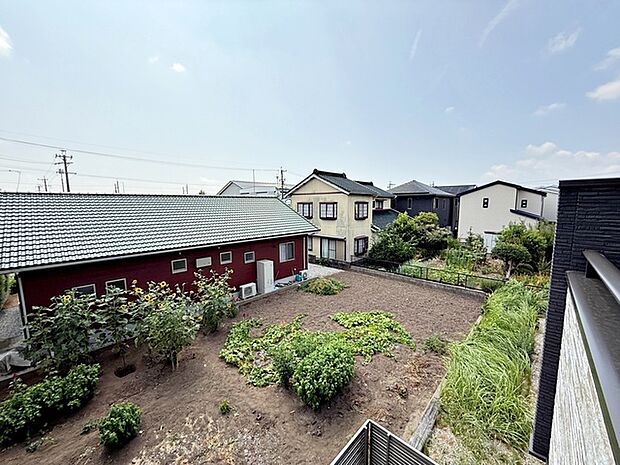 つい深呼吸をしたくなる気持ちの良い眺望はこのお部屋の自慢です！  