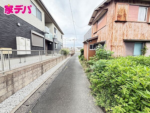 前面道路：東側約2.2ｍ幅
