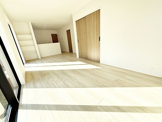 【リビング17帖】 ご家族みんながゆっくりくつろげる広々リビング  