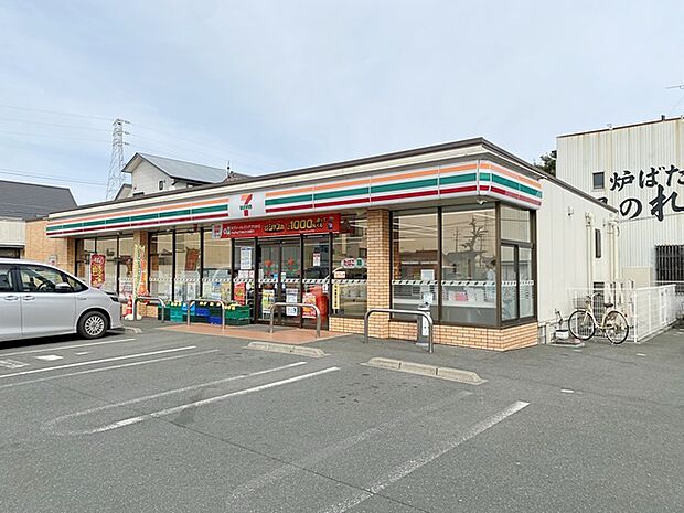 セブンイレブン豊川八幡駅前店（640m）