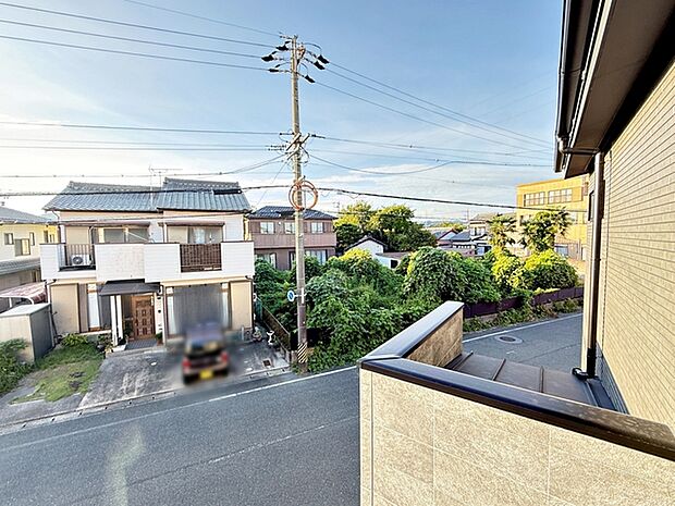 閑静な街並みの眺めは、心も体も落ち着きますね。  