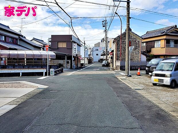 前面道路：南西側約6.05ｍ幅