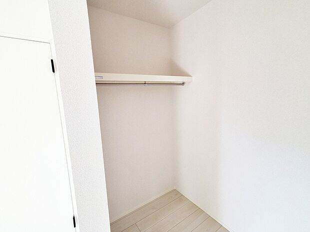 【WIC】 WICは洋服、帽子、バッグなど全て収納可能！お部屋がスッキリ整理整頓できます！ 