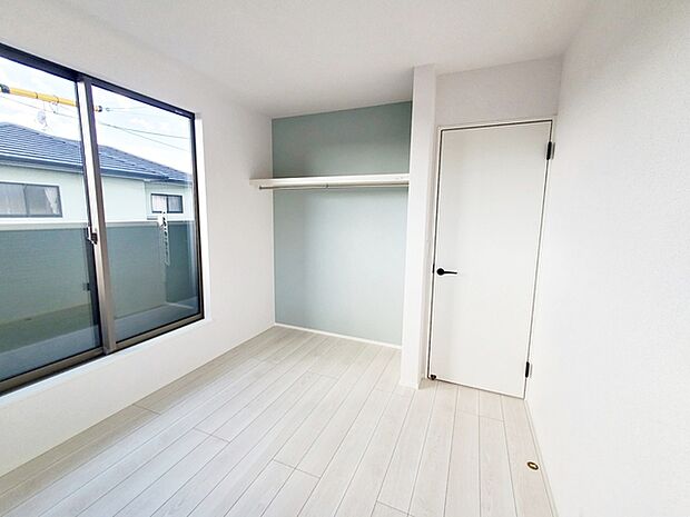 【洋室5.0帖】 全居室にしっかりとした大きさのクローゼットを完備し、収納スペースも十分です。 