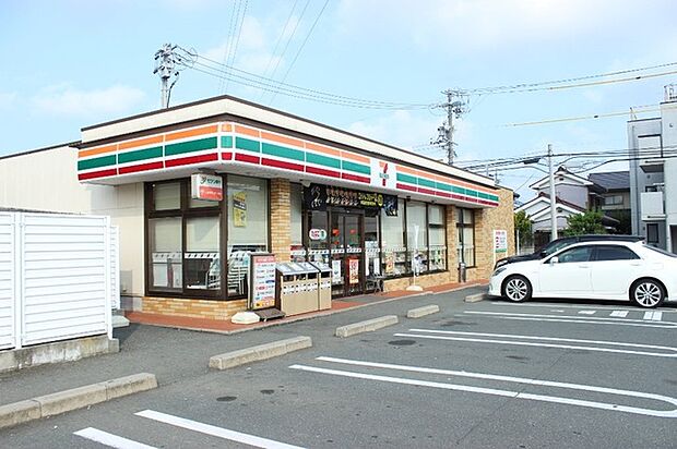 セブンイレブン豊川下野川町店（540m）