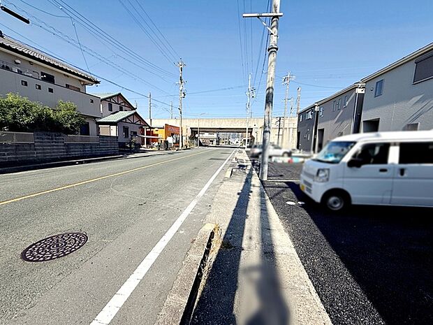 前面道路：西側約11.8ｍ幅