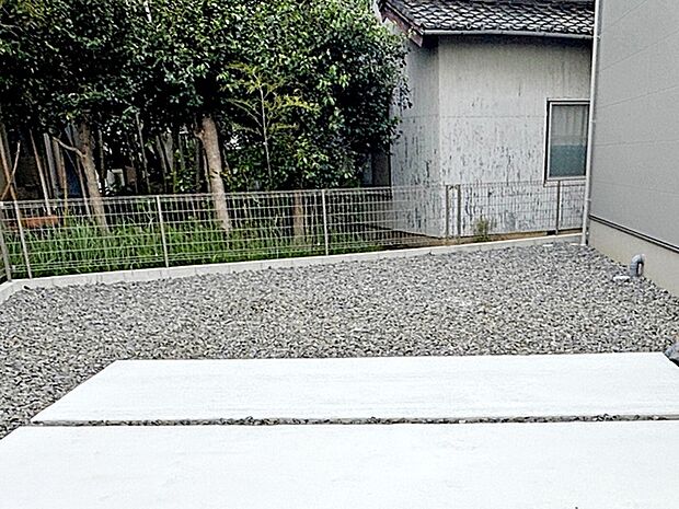 ハーブやお花を植えてガーデニングしたり、楽しみ方は自由自在！ 