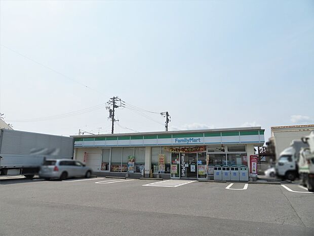 ファミリーマート蒲郡オレンジロード店（450m）