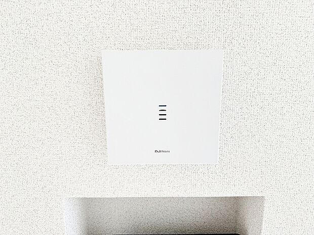 タブレットやスマホで、家中どこにいても応答可能。自動音声もあるので忙しい時に便利です。 