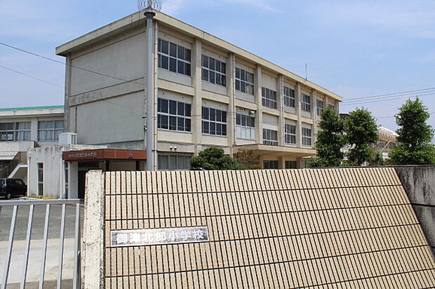 御津北部小学校（270m）