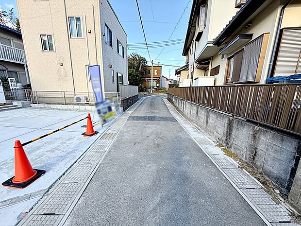 前面道路：南東側約3.5ｍ幅