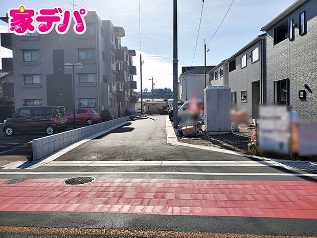 前面道路：東側約4.3ｍ幅(位置指定道路)  