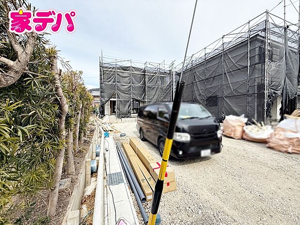 【1号棟】上棟しました! ・4SLDK ・LDK15帖、隣接和室5.2帖 ・全居室収納完備 ・ウォークインクロゼット ・納戸(3帖) ・防犯カメラ ・インナーバルコニー ・並列駐車場2台分