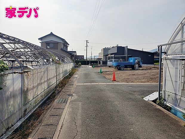 前面道路：南側約2.6ｍ幅