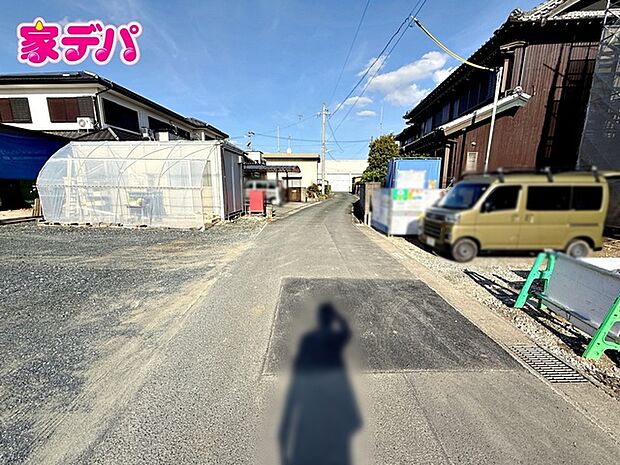 前面道路：北西側約4ｍ幅