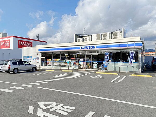 ローソン豊川東名店（360m）