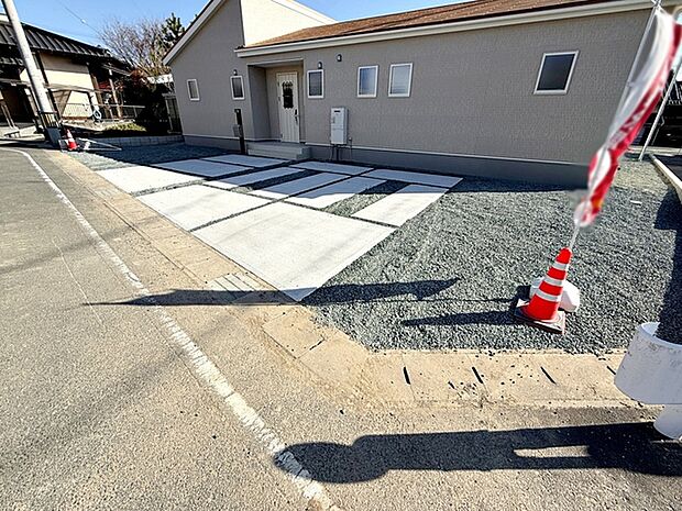 広々3台駐車可能物件！！お友達が遊びに来た時も安心！ 