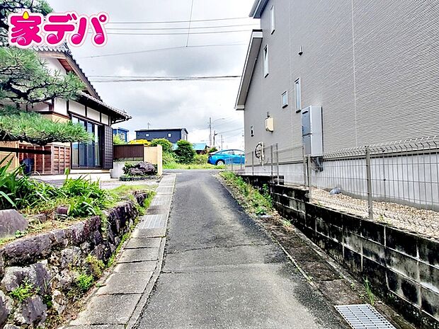 前面道路:北側約2.8m幅