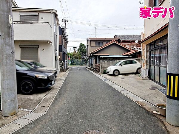 前面道路：東側約4ｍ幅