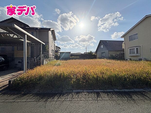 住宅ローンにご不安のあるお客様も、まずはお気軽にご相談下さい。お客様に最適な資金計画と金融機関をご案内いたします。