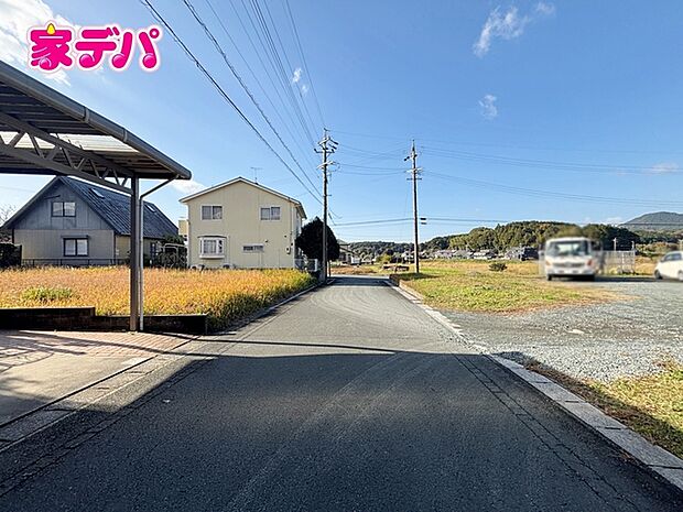 前面道路：北側約6ｍ幅