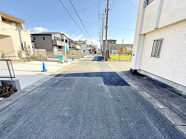 前面道路：南側約5.3ｍ幅 
