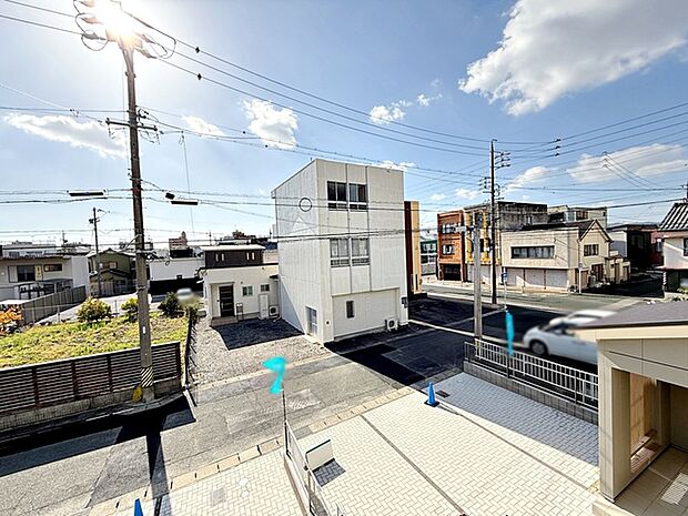 閑静な街並みの眺めは、心も体も落ち着きますね。  