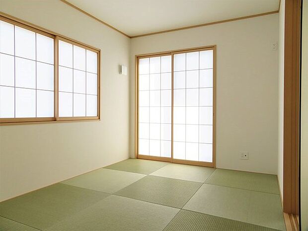 【施工例】リビングと続き間の和室は落ち着きますね！ゆったりとした時間を過ごせます。 
