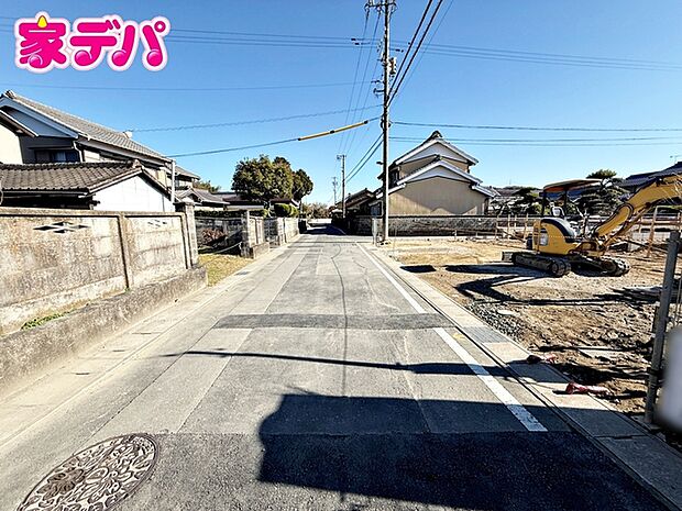 前面道路も広く車通りも少ないので、運転が苦手な方でも自分のペースで駐車ができます