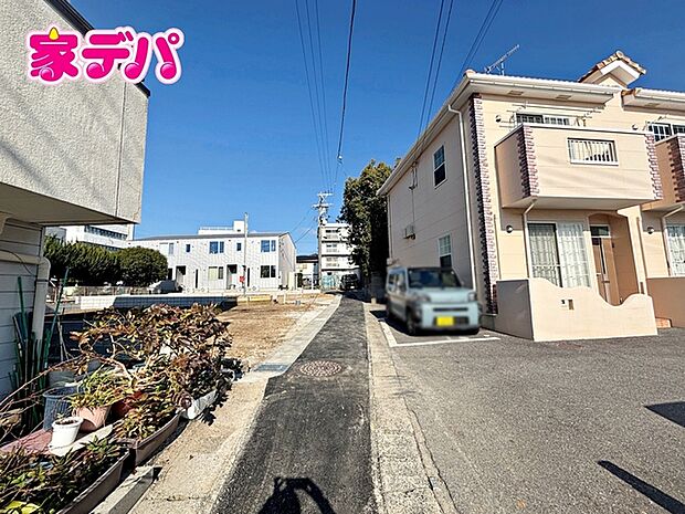 前面道路：東側約2ｍ幅