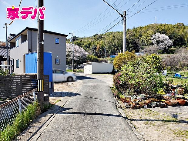 前面道路:北東側約4m幅