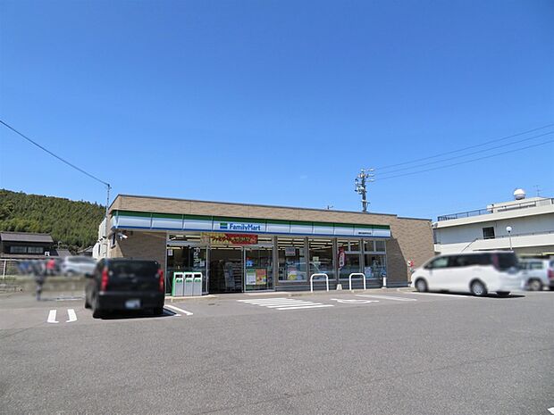 ファミリーマート蒲郡自動車学校店(1060m)