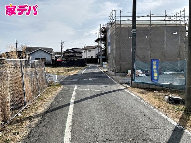 前面道路が5mと広いので運転が苦手な方にも安心です