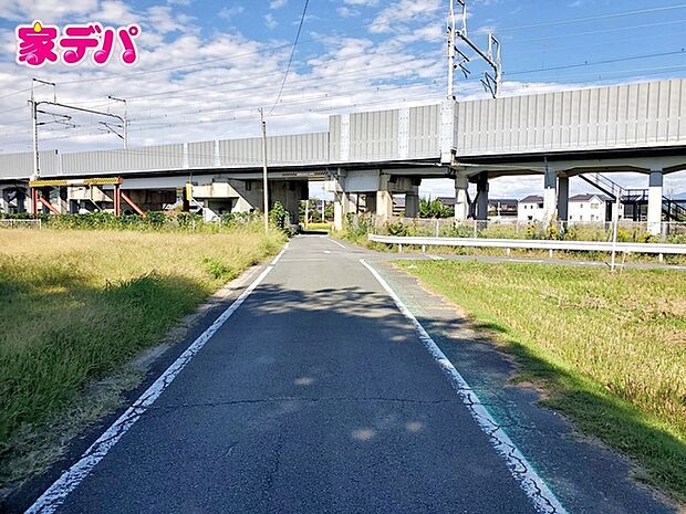 前面道路：東側約5ｍ幅