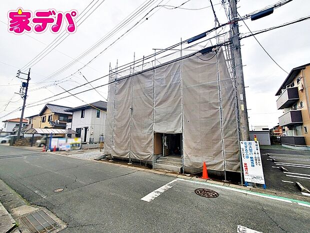 【3号棟】上棟しました! ・長期優良住宅 ・5LDK ・LDK16.75帖、隣接洋室4.44帖 ・全居室収納完備 ・パントリー ・2面バルコニー ・並列駐車場3台可