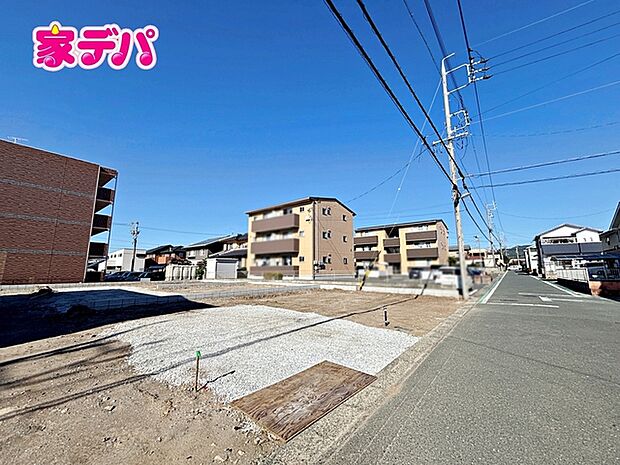 【3号棟】建築予定地です！ ・長期優良住宅 ・5LDK ・LDK16.75帖、隣接洋室4.44帖 ・全居室収納完備 ・パントリー ・2面バルコニー ・並列駐車場3台可