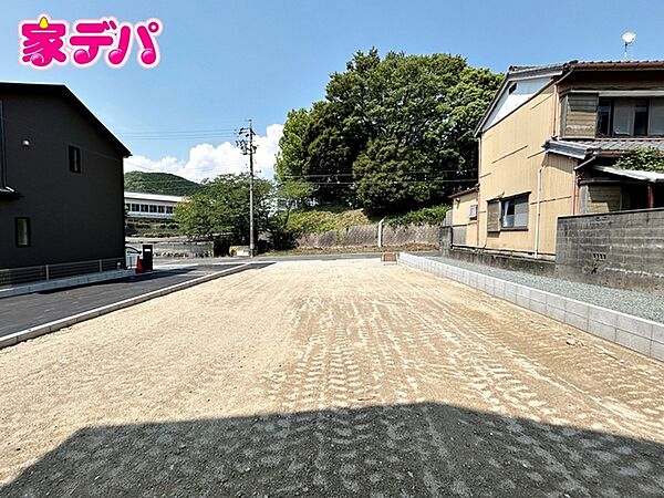 住宅ローンにご不安のあるお客様も、まずはお気軽にご相談下さい。お客様に最適な資金計画と金融機関をご案内いたします。