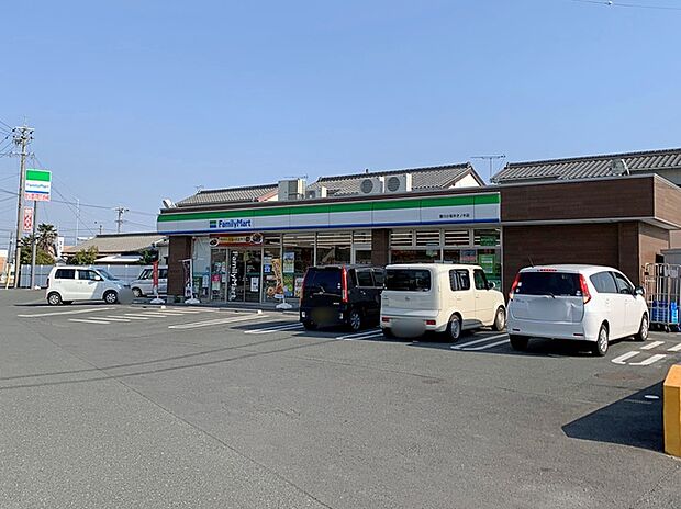 ファミリーマート豊川小坂井才ノ木店（530m）