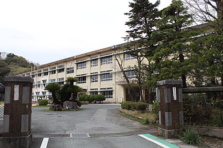 国府小学校(670m)