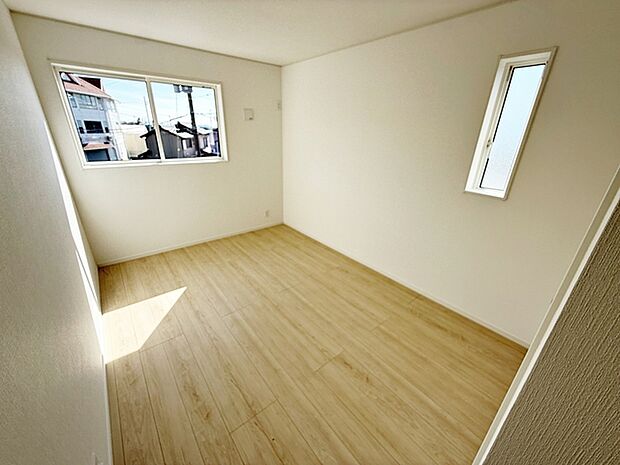 【洋室約6.5帖】 お子様にとっての初めての「自分の部屋」。学習机やベッドの配置もラクラクです。